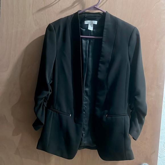 H&M lined, buttonless jacket with tiny gold embellishment on pocket ,like new - Picture 1 of 7